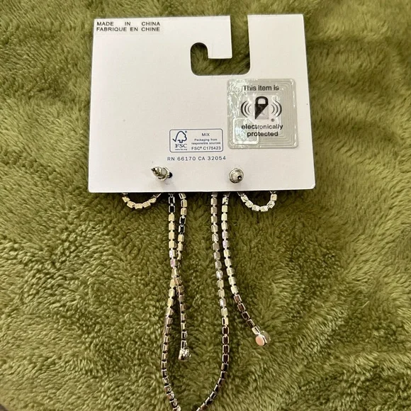 Urban Outfitters Rhinestone Bow Earrings - Picture 3 of 3